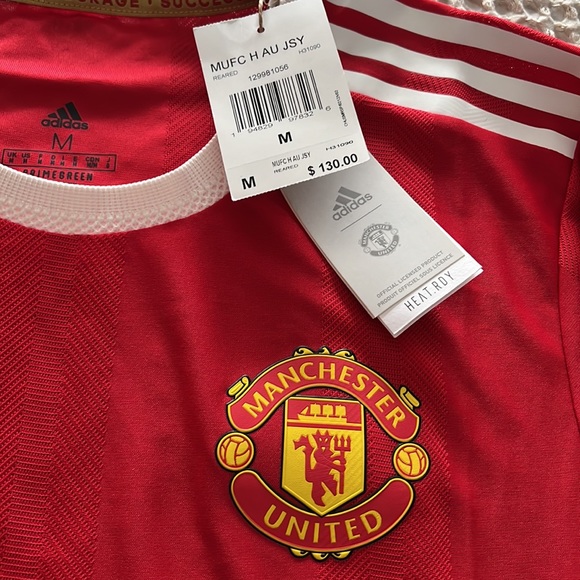 21/22 Manchester United Home Jersey - Picture 2 of 7